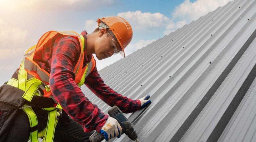 Professional Emergency Roof Repairs services in Helm, CA